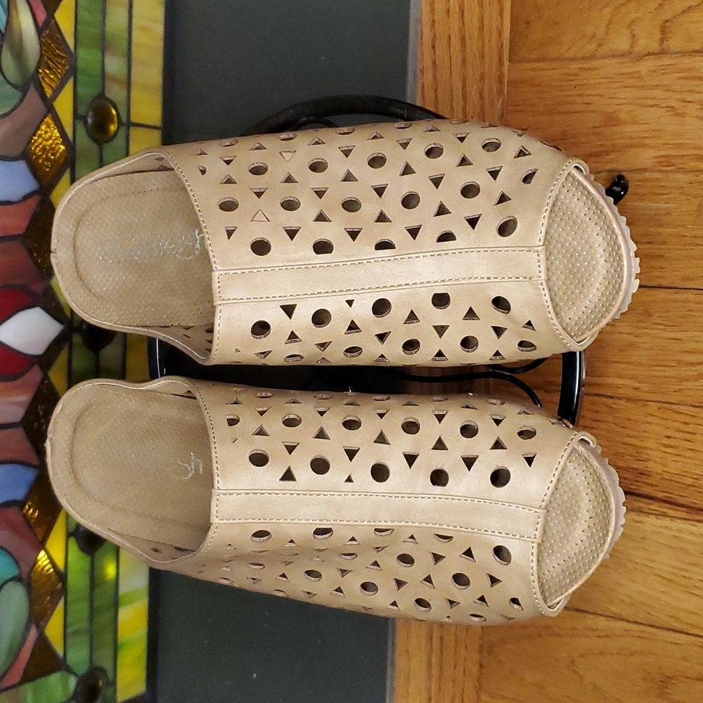REFRESH Wedge Sandals with Cutout Detail - New, No Box size 10